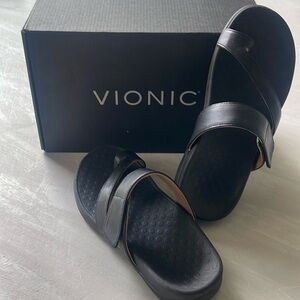 Vionic Morgan Flop Flop (like new) barely been worn